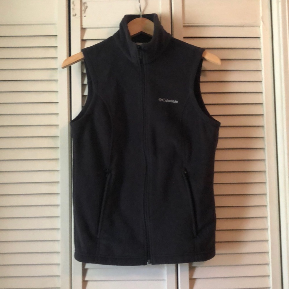 Women’s black Columbia vest